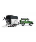 Bruder Land Rover Defender Station Wagon mit Anhänger